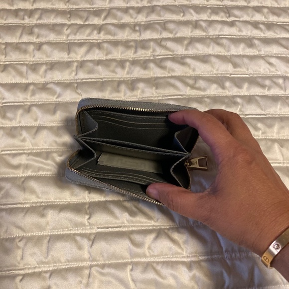 Authentic Louis Vuitton Denim Zippy Wallet - Picture 2 of 2